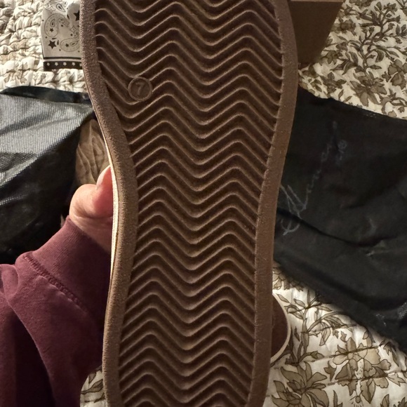 💥🤩BRAND NEW STYLE ALERT 🤩 
VINTAGE HAVANA Denisse Genuine Calf Hair Sneaker - Picture 6 of 11